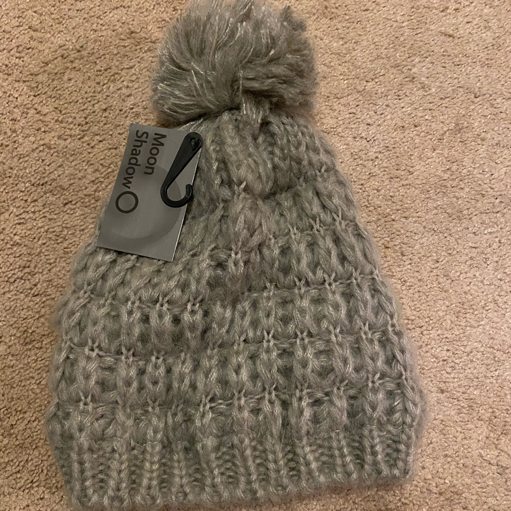 Soft Pom Pom hat